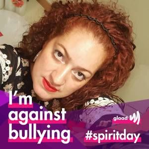 Meet your Posher, Iris